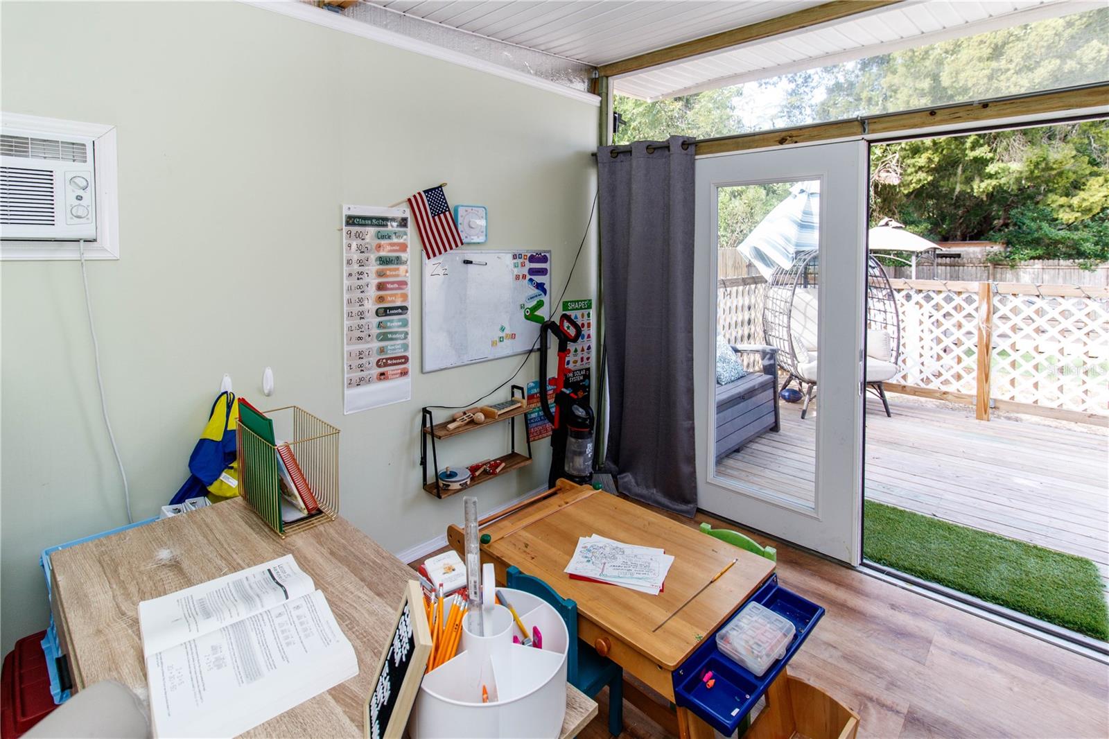 Image 19 of 48 For 5127 Yearling Avenue