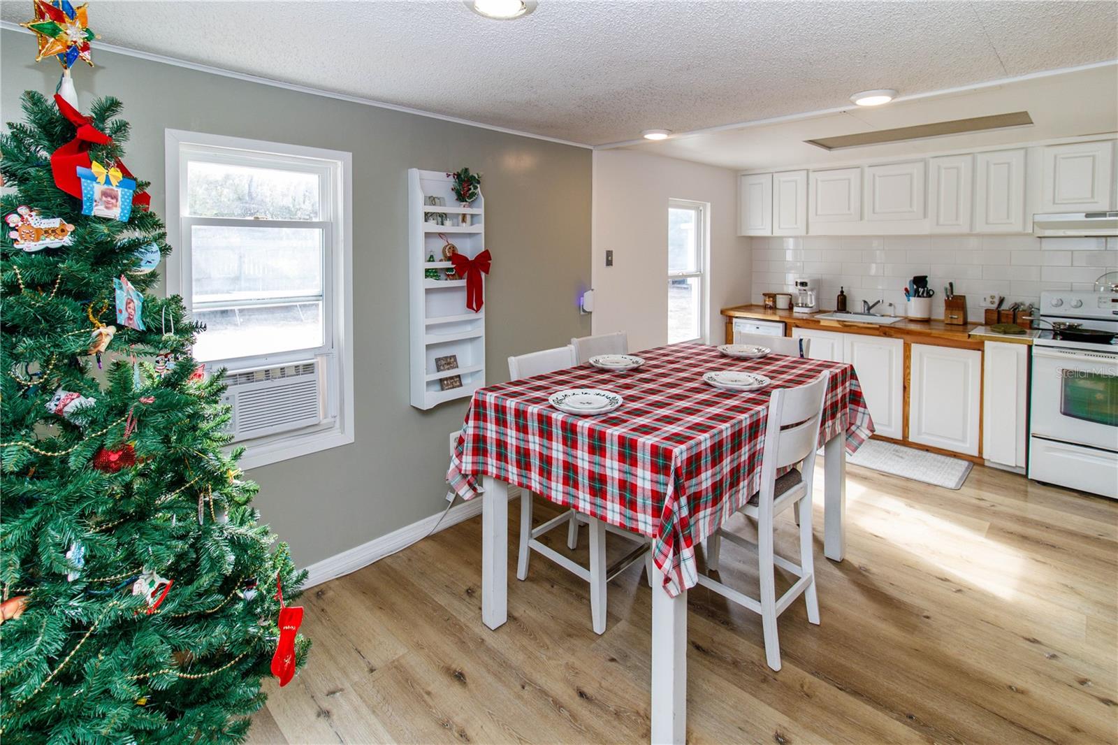 Image 3 of 48 For 5127 Yearling Avenue