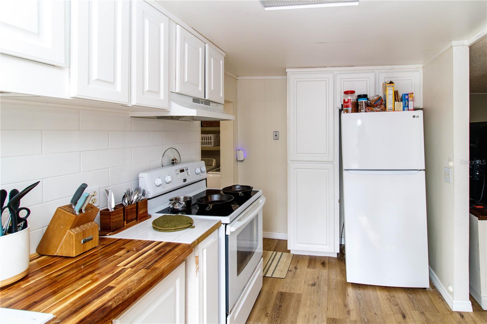 Image 5 of 48 For 5127 Yearling Avenue