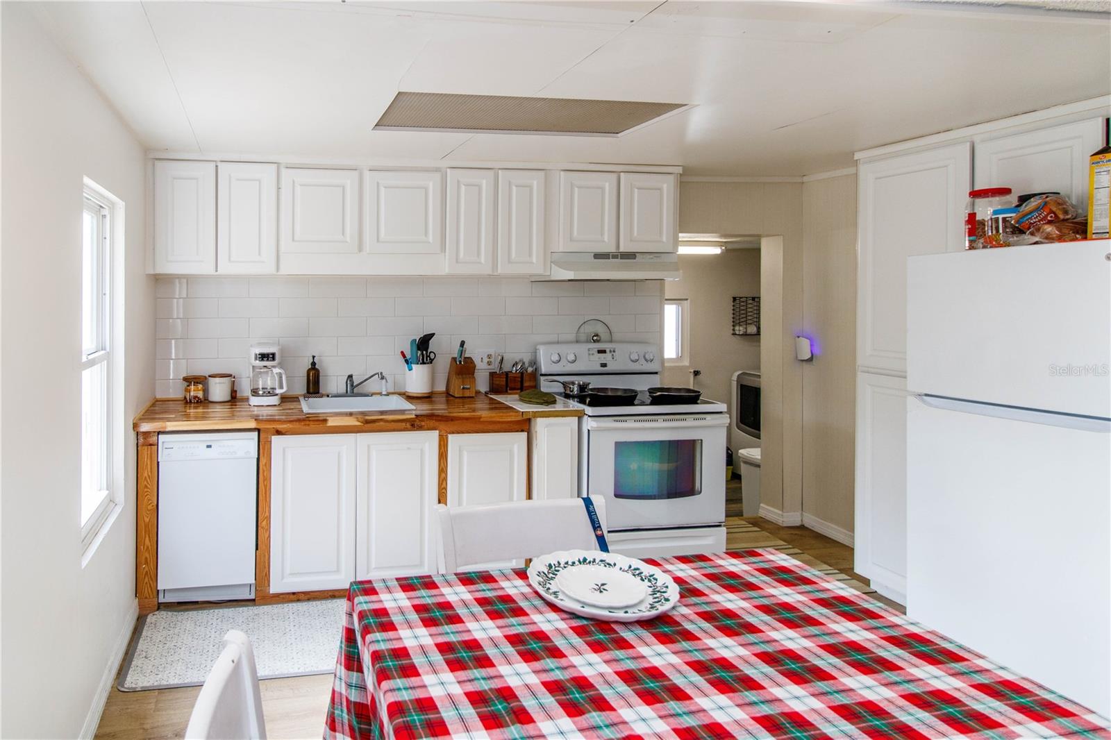 Image 6 of 48 For 5127 Yearling Avenue