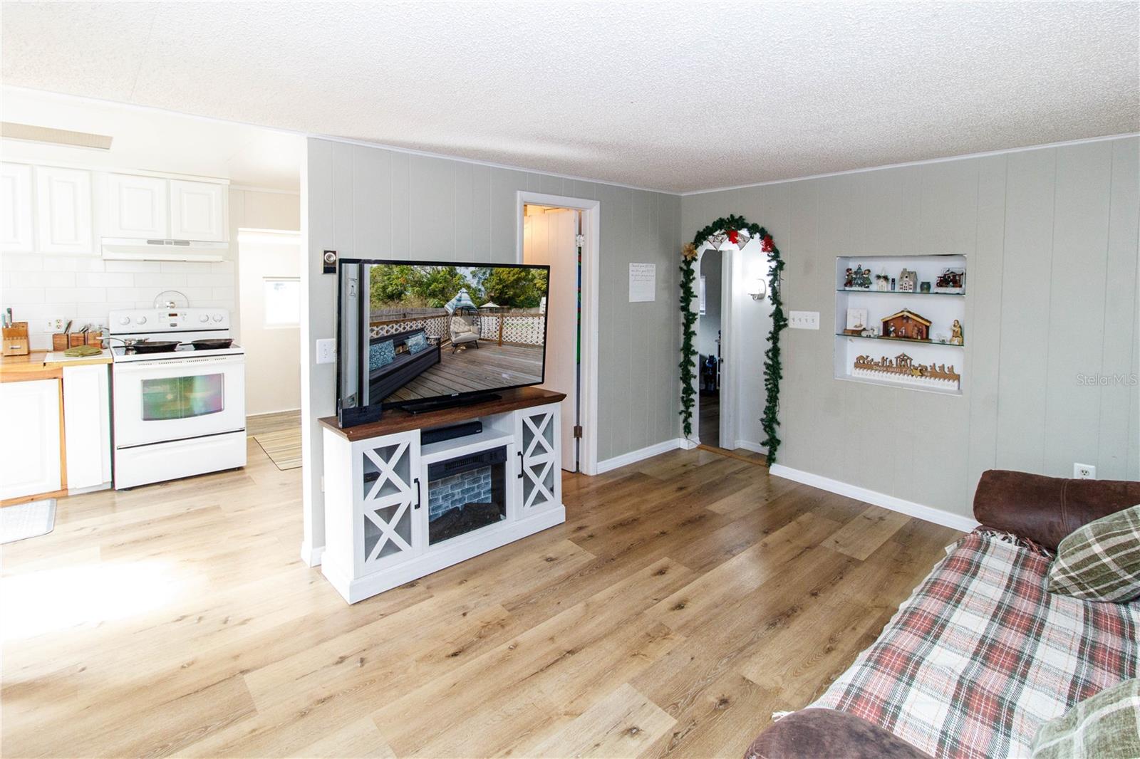 Image 7 of 48 For 5127 Yearling Avenue