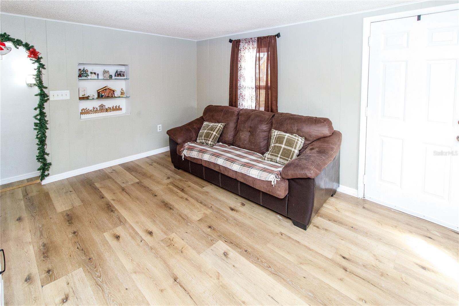 Image 8 of 48 For 5127 Yearling Avenue