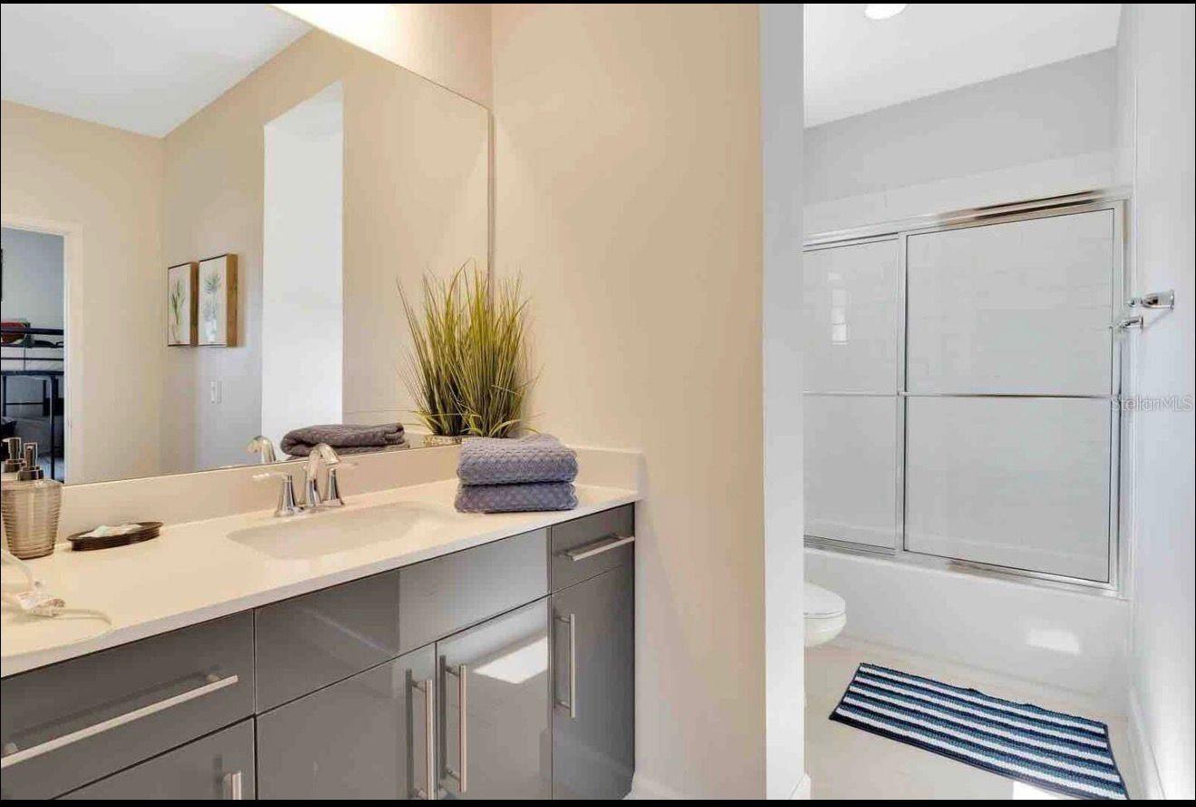 Image 10 of 20 For 320 Villa Domani Court