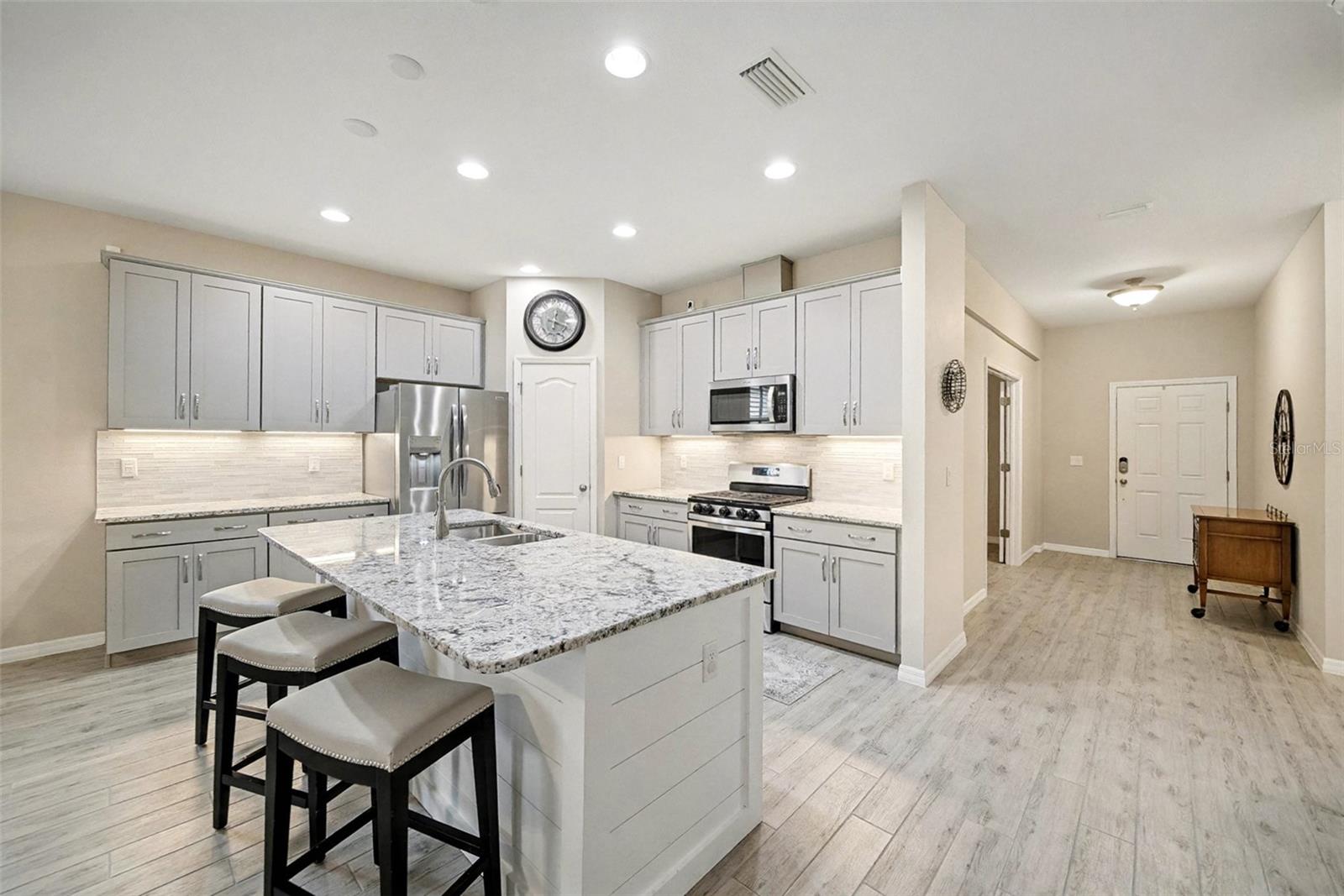 Image 13 of 40 For 14902 Caravan Avenue