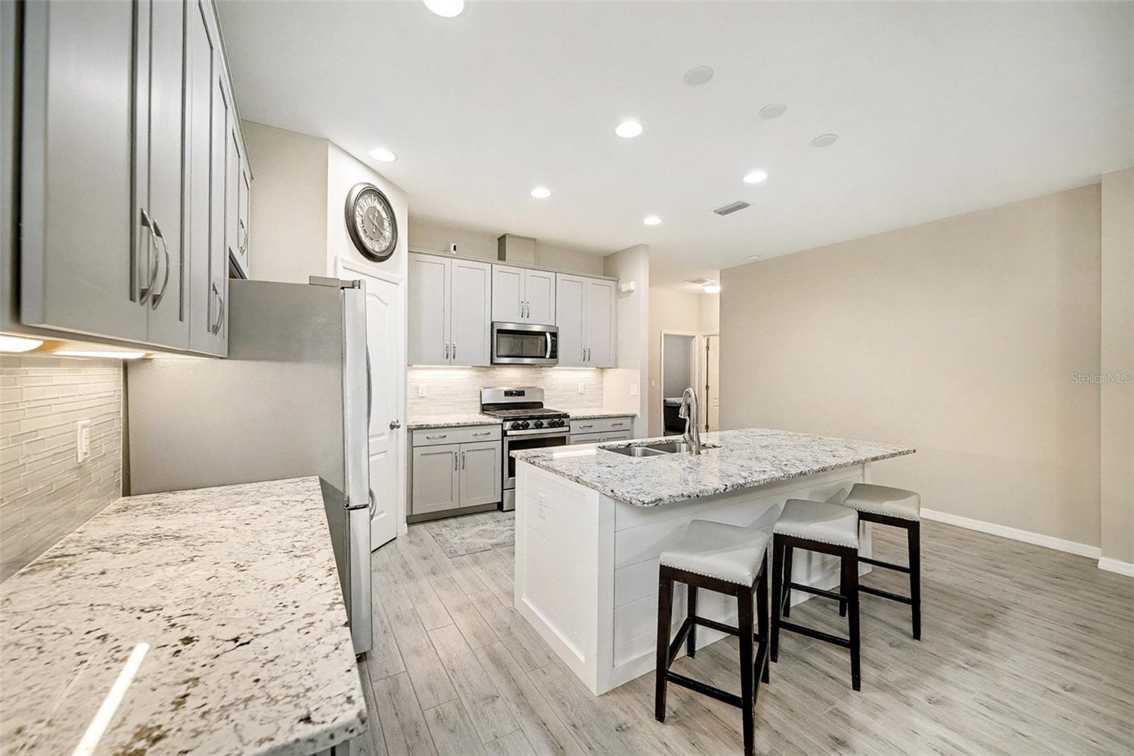 Image 15 of 40 For 14902 Caravan Avenue