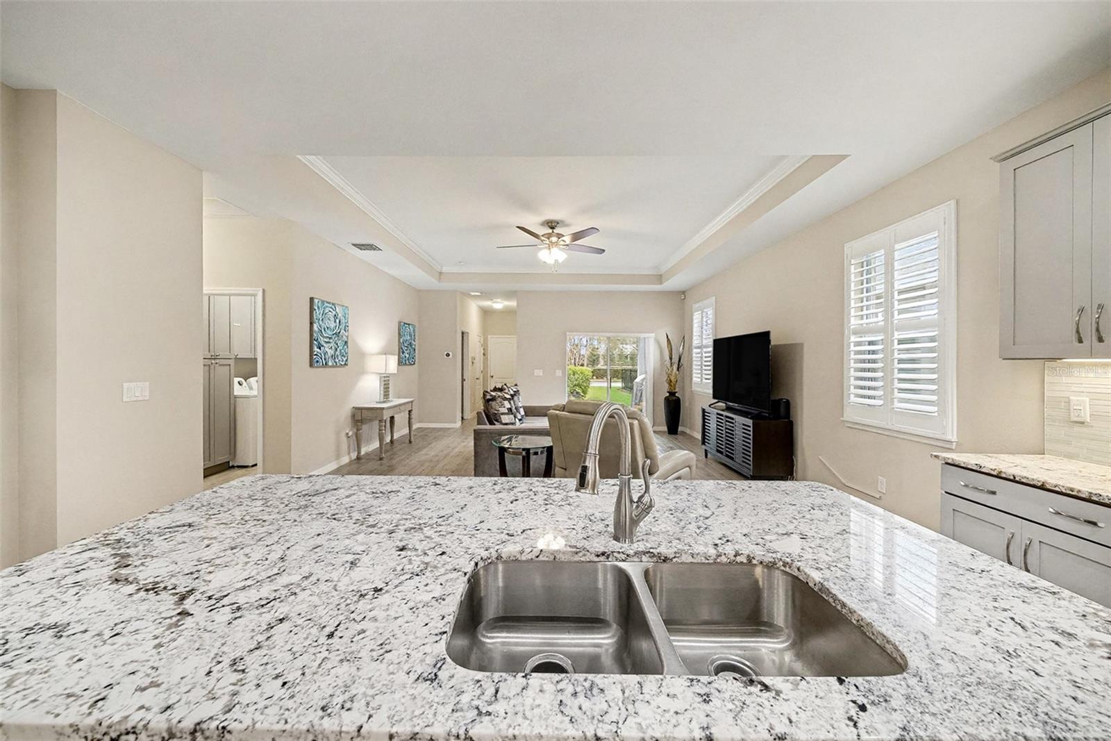 Image 17 of 40 For 14902 Caravan Avenue