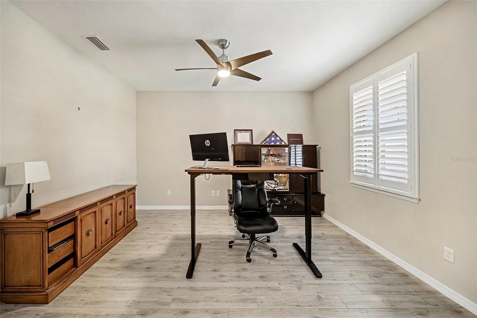 Image 19 of 40 For 14902 Caravan Avenue