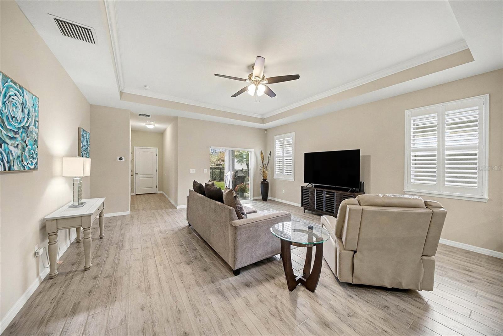 Image 7 of 40 For 14902 Caravan Avenue