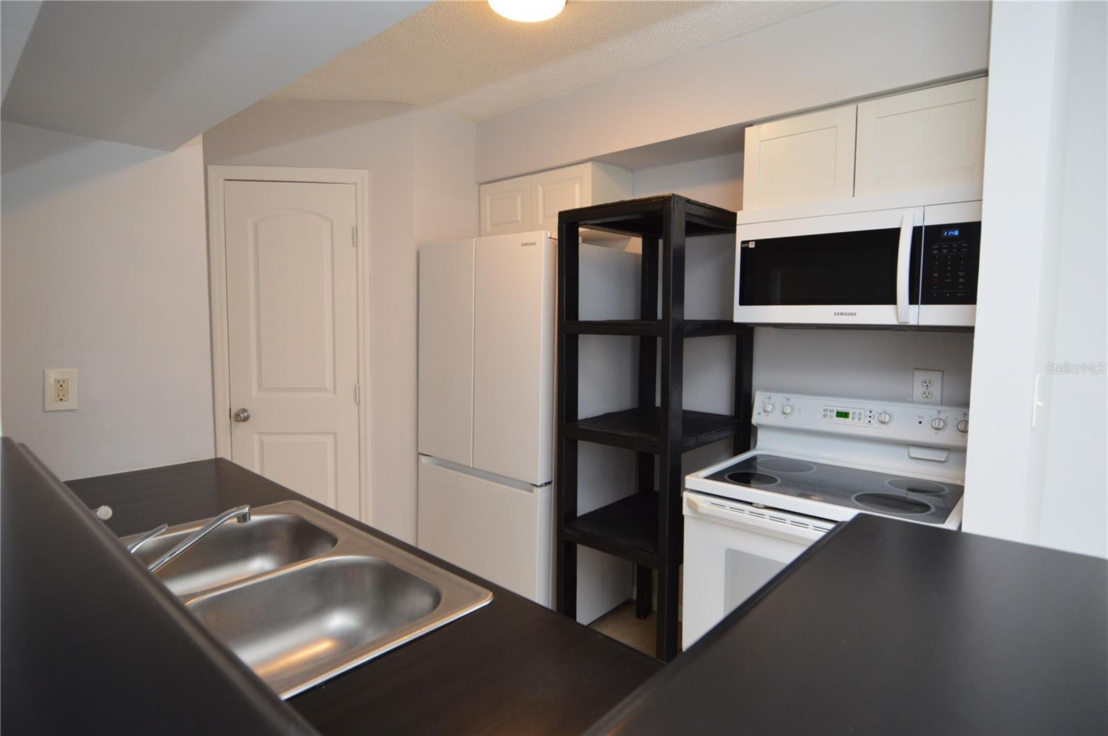 Image 7 of 92 For 8649 Fancy Finch Drive 103