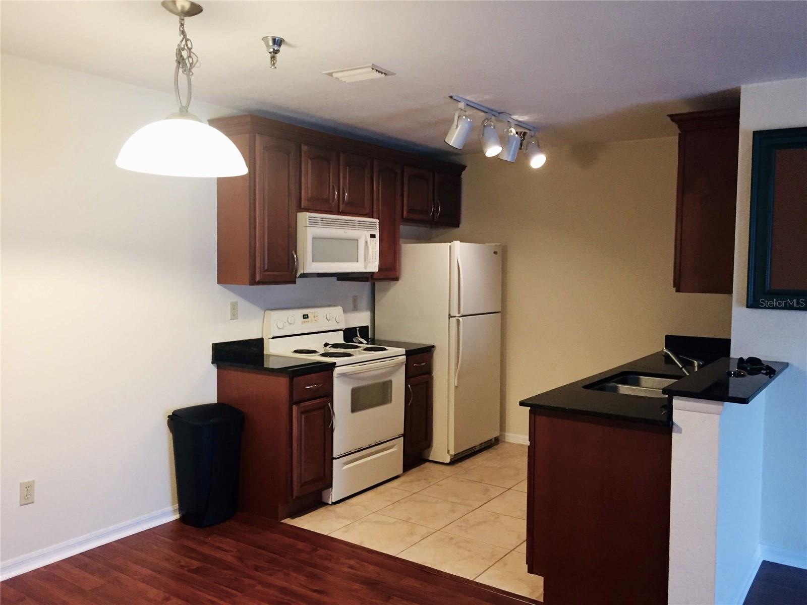 Image 26 of 35 For 10263 Gandy Boulevard N 513