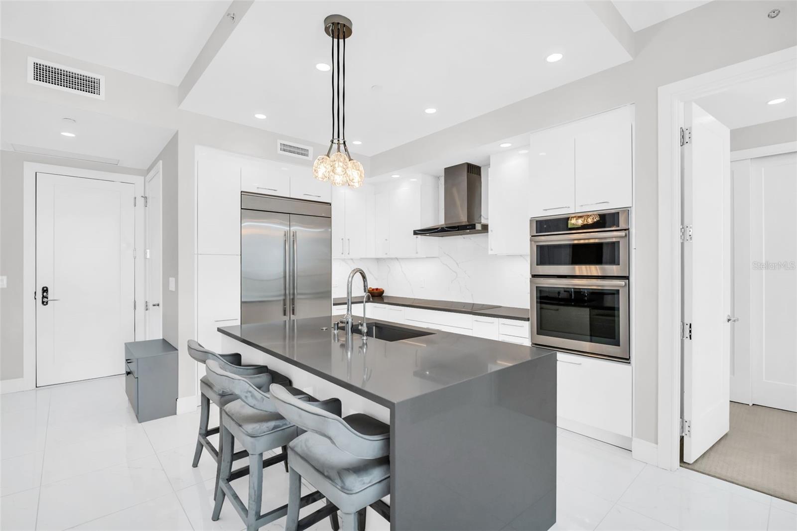 Image 17 of 53 For 100 1st Avenue N 1904