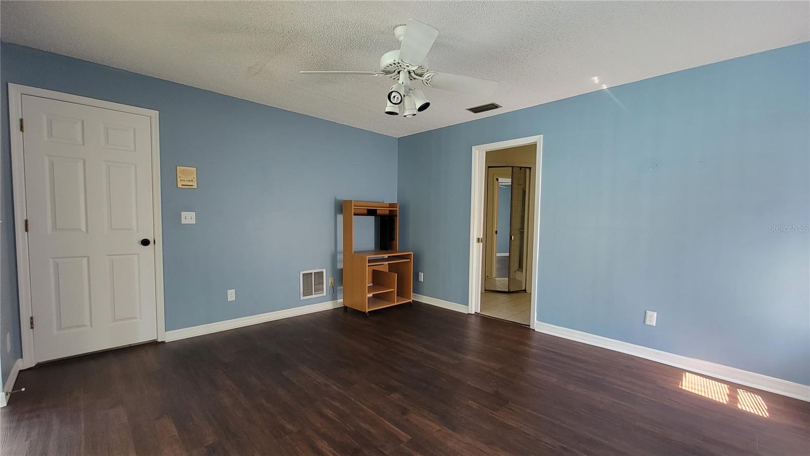 Image 9 of 50 For 3024 Sandpiper Place