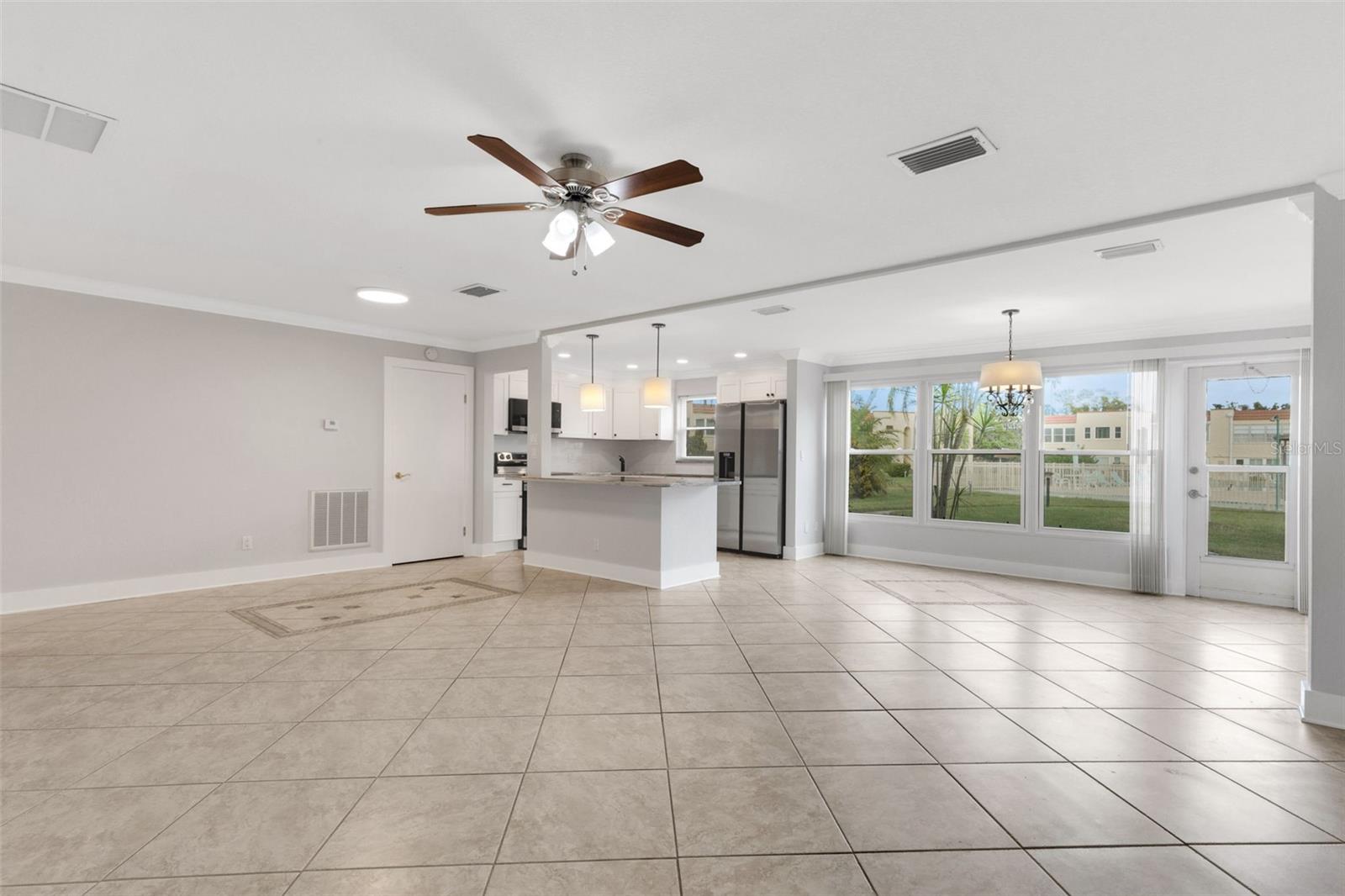 Image 10 of 41 For 114 Dogwood Circle 114