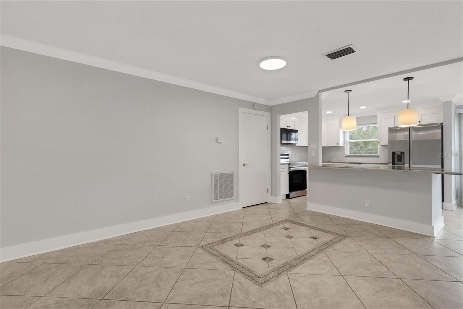 Image 11 of 41 For 114 Dogwood Circle 114