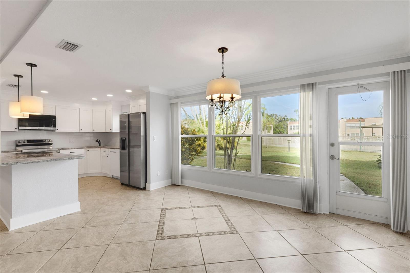 Image 15 of 41 For 114 Dogwood Circle 114