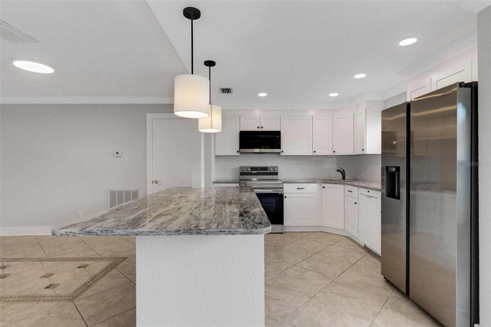 Image 18 of 41 For 114 Dogwood Circle 114