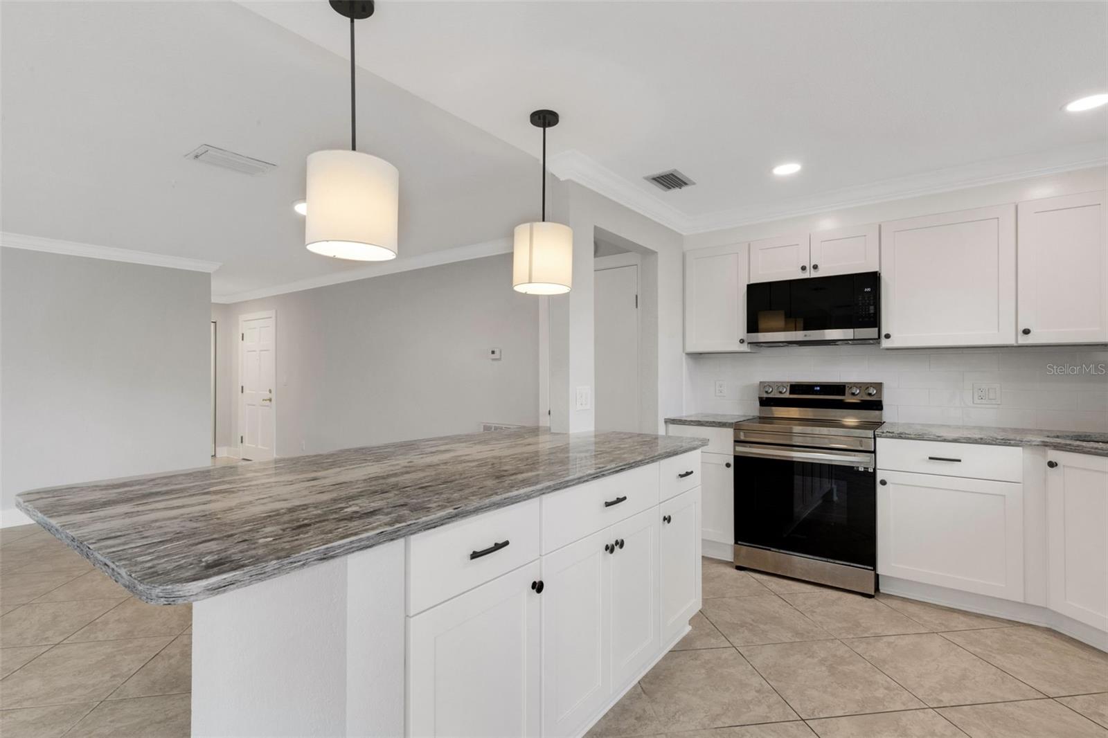 Image 20 of 41 For 114 Dogwood Circle 114