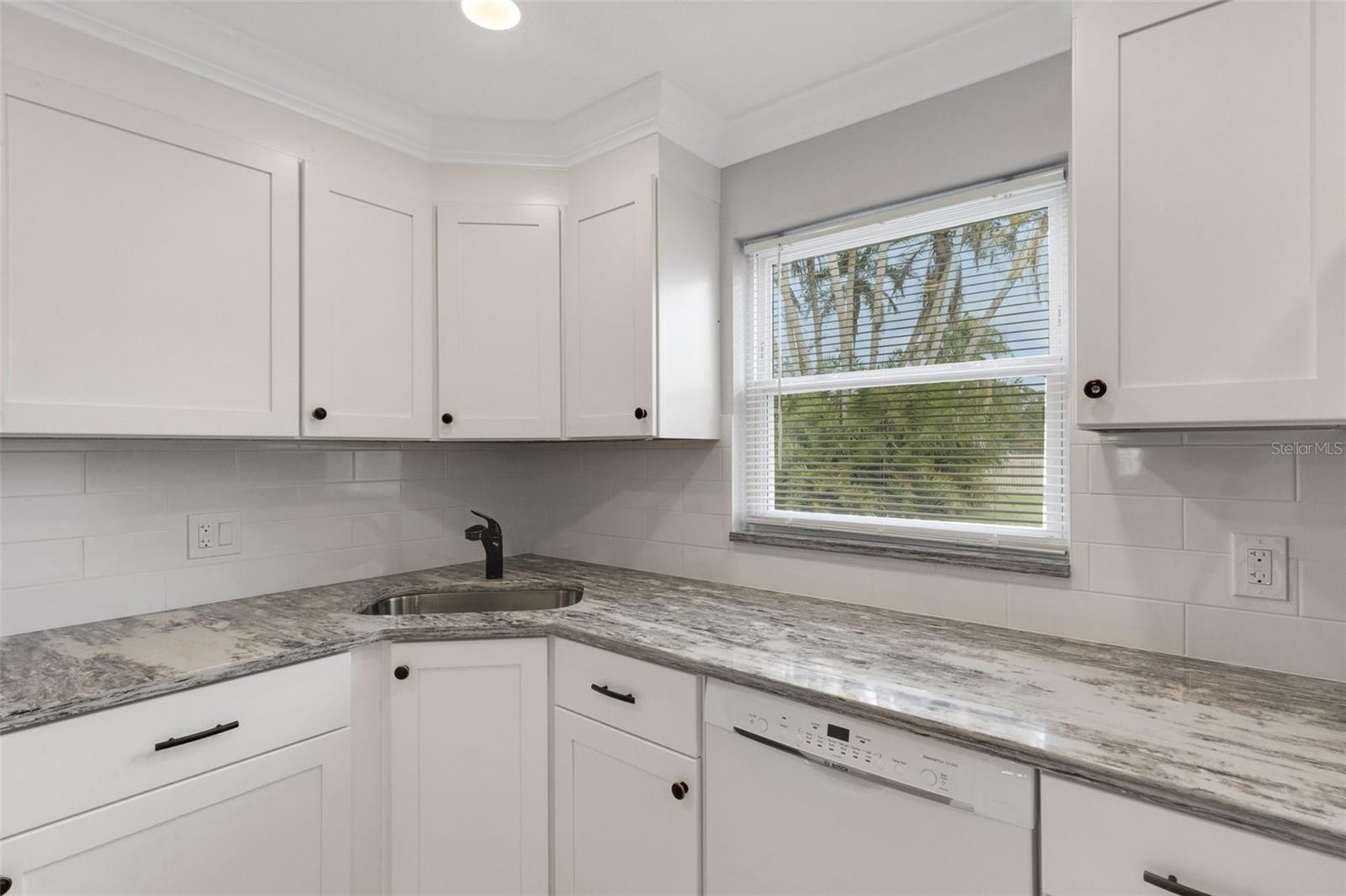 Image 21 of 41 For 114 Dogwood Circle 114