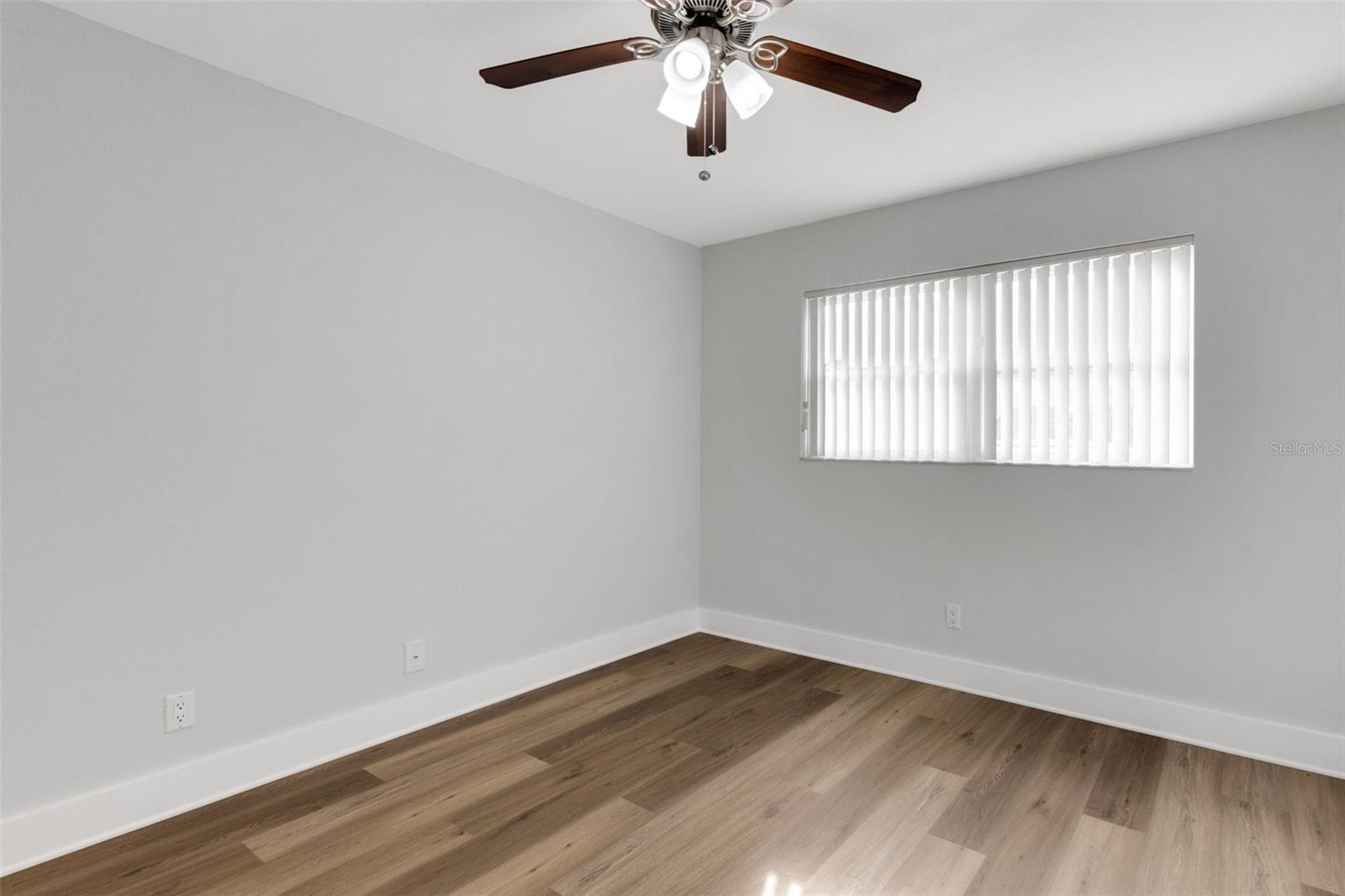 Image 26 of 41 For 114 Dogwood Circle 114