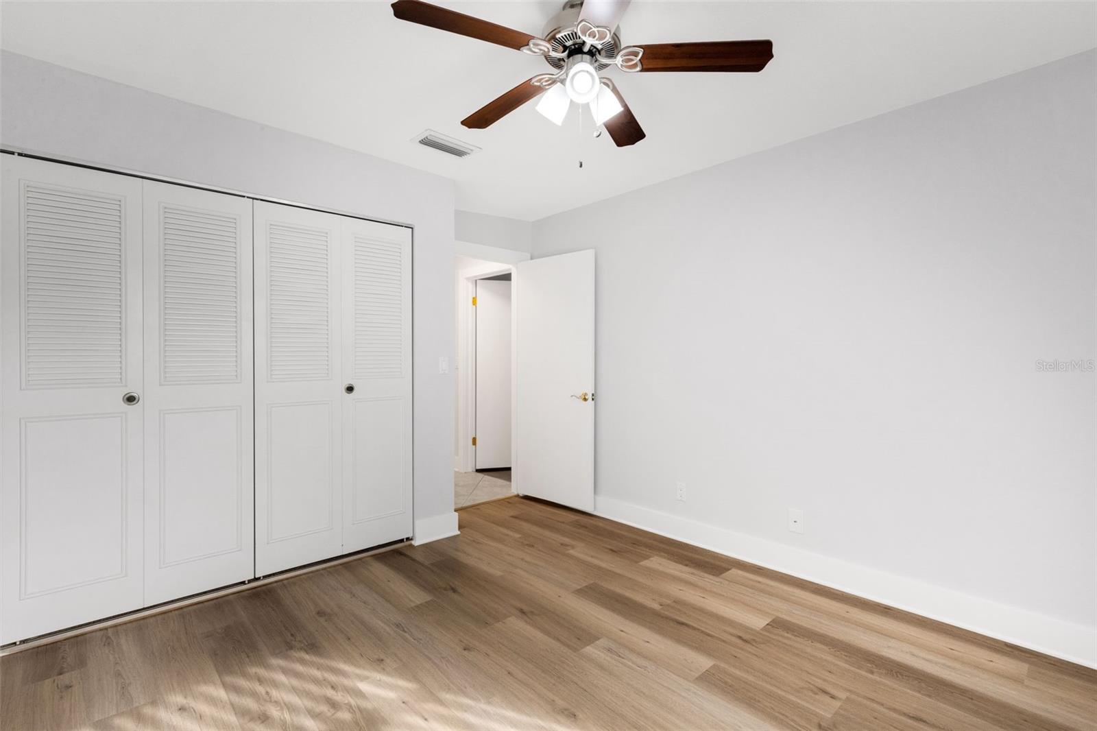 Image 28 of 41 For 114 Dogwood Circle 114