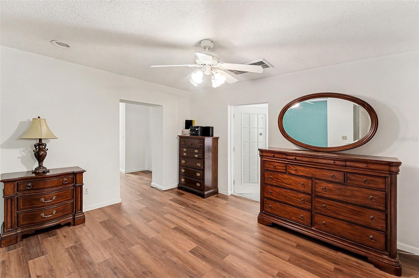 Image 17 of 34 For 7114 Mintwood Court