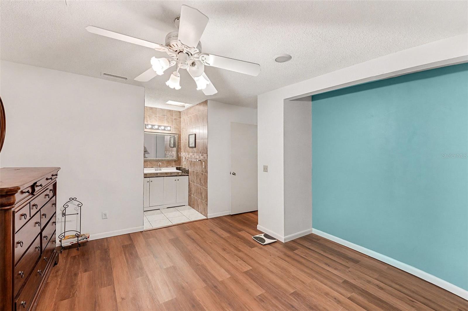 Image 18 of 34 For 7114 Mintwood Court