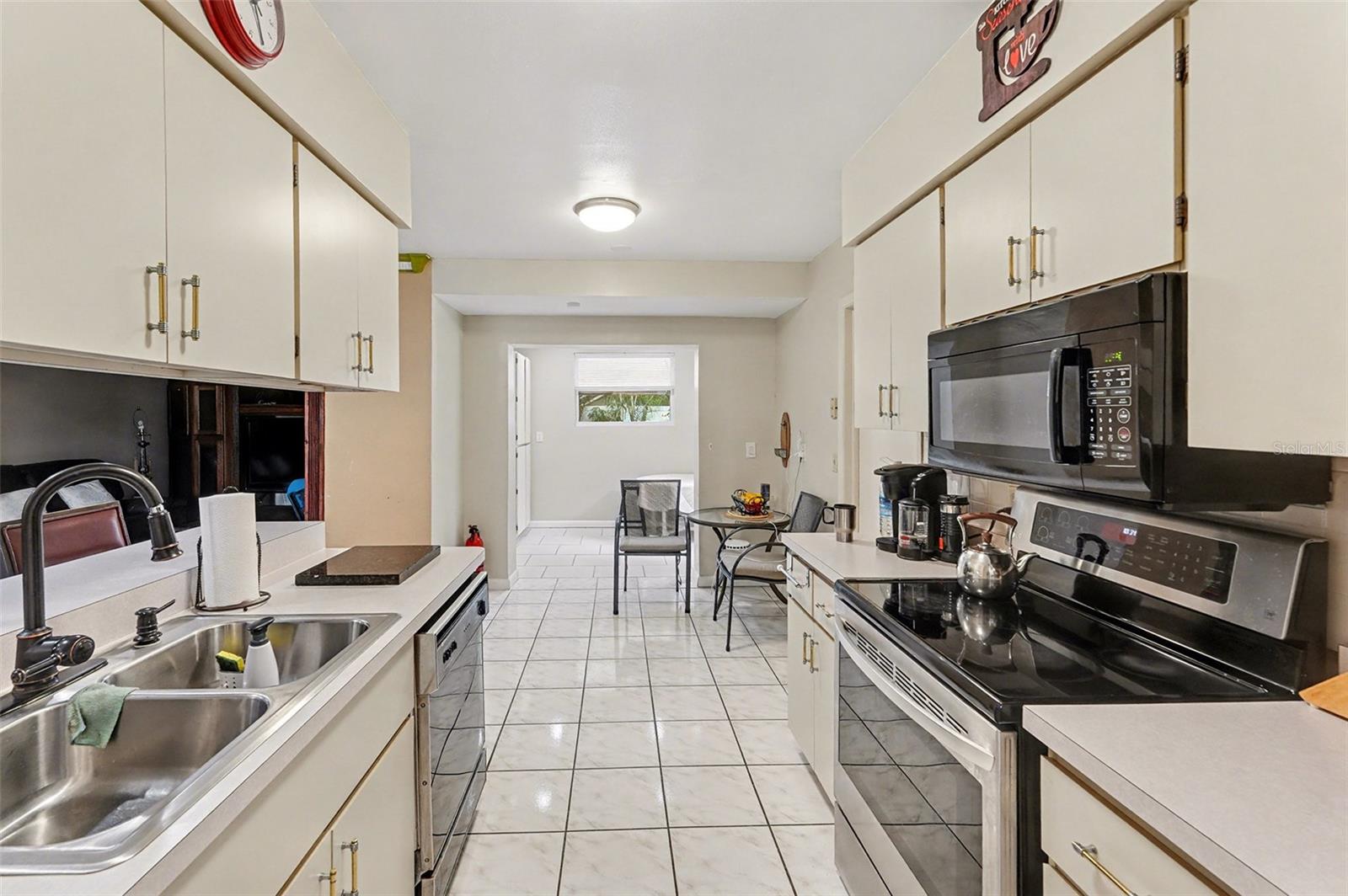 Image 5 of 34 For 7114 Mintwood Court