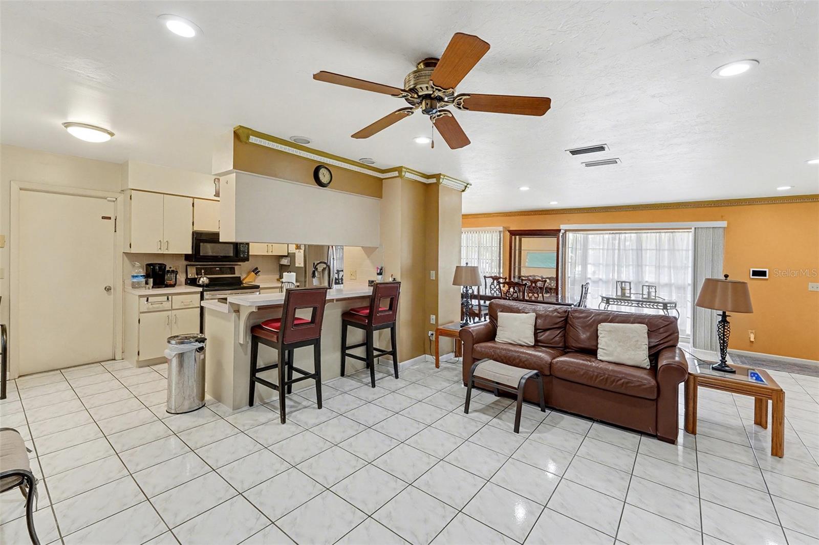 Image 8 of 34 For 7114 Mintwood Court