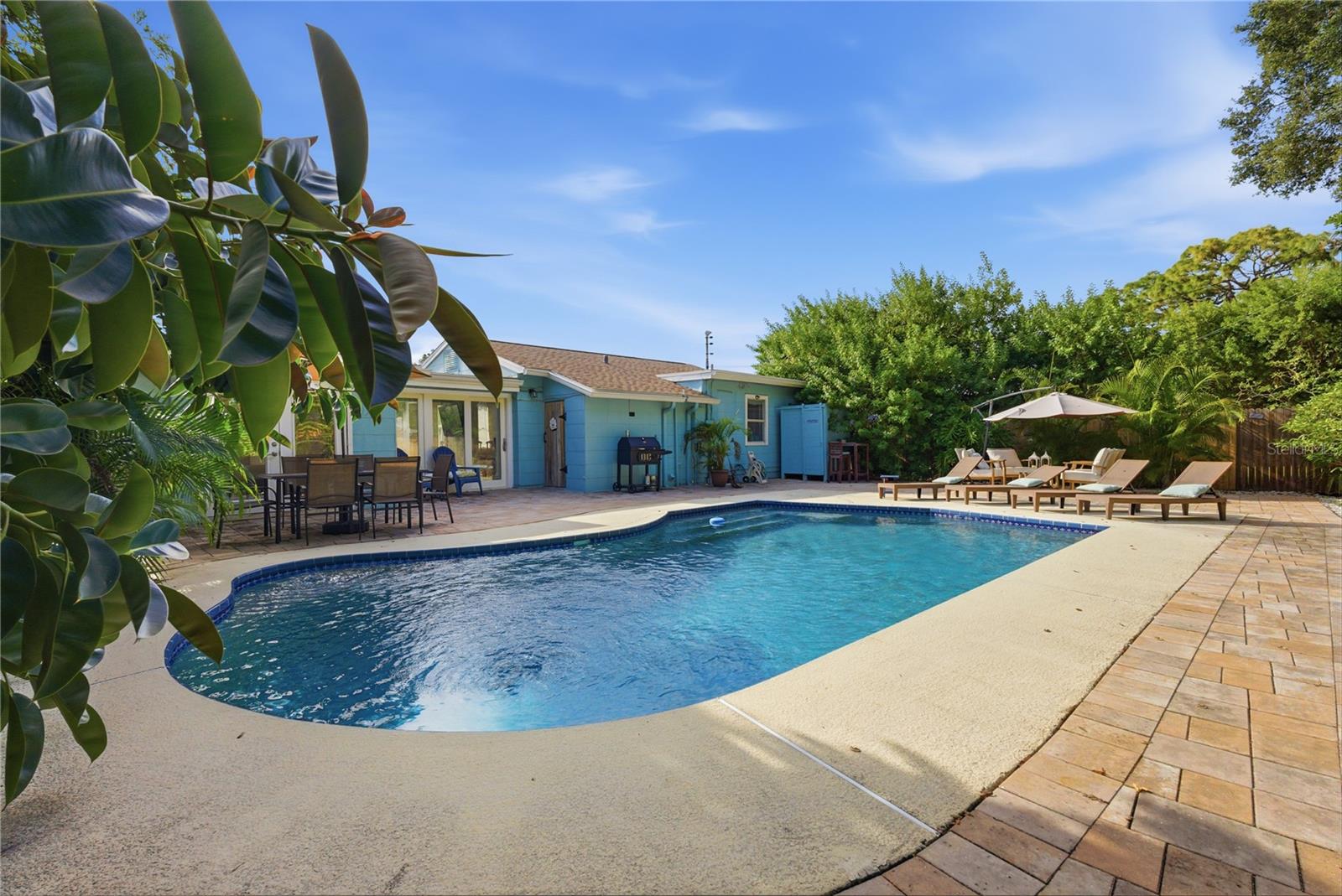 Image 22 of 26 For 1249 Essex Drive N