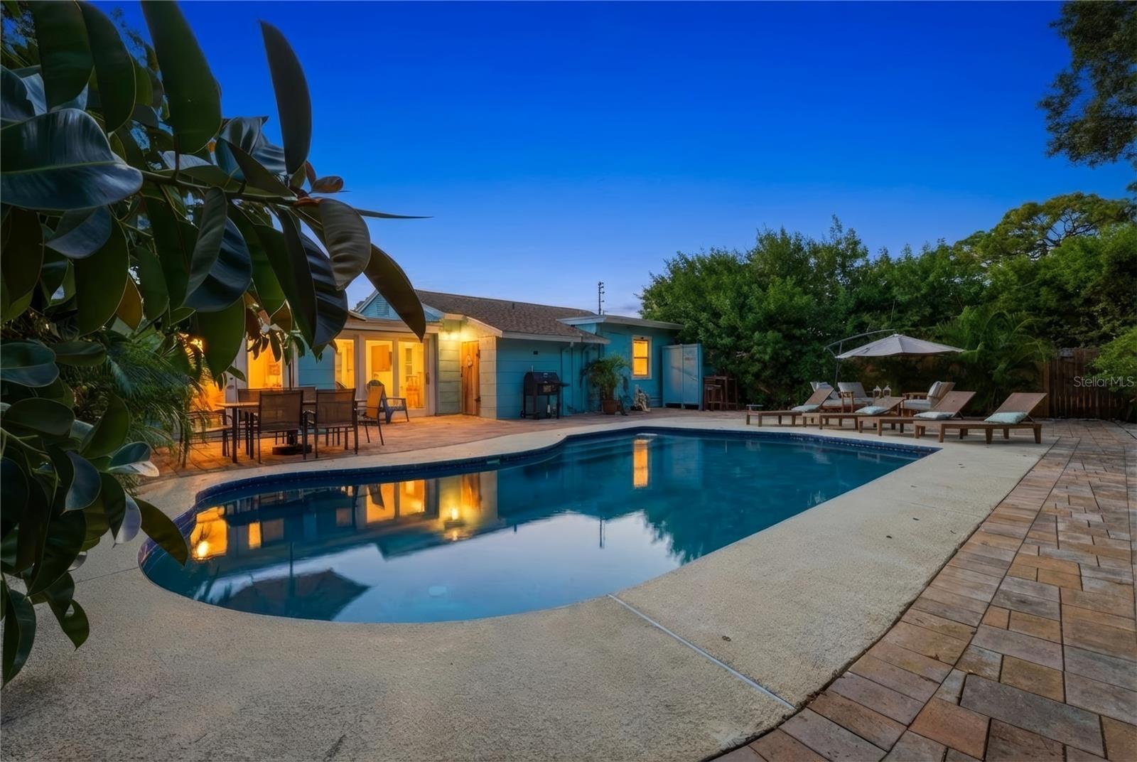 Image 3 of 26 For 1249 Essex Drive N