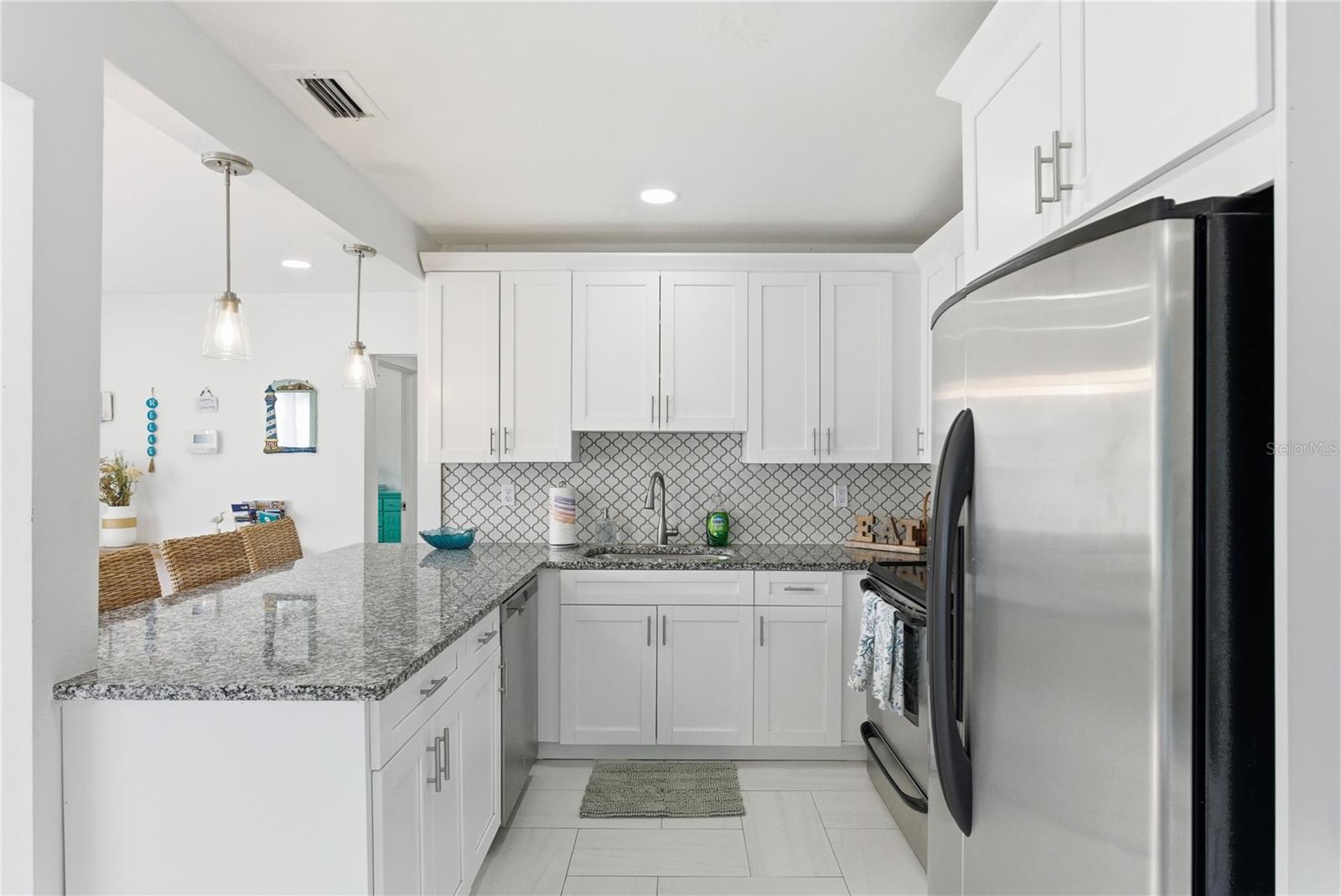 Image 7 of 26 For 1249 Essex Drive N