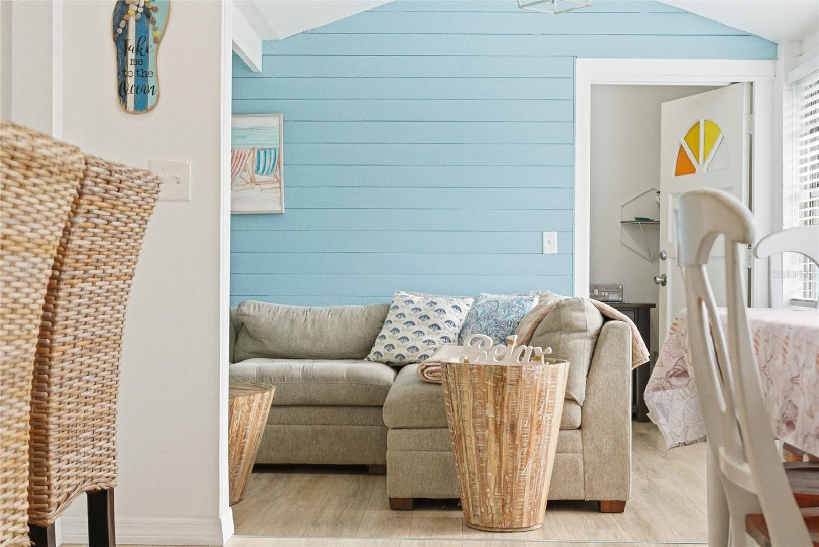 Image 8 of 26 For 1249 Essex Drive N