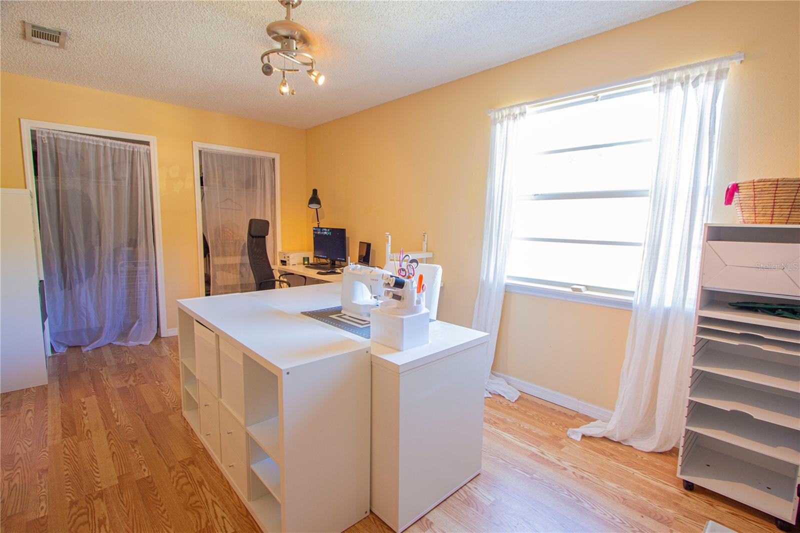 Image 15 of 19 For 12718 Wood Trail Boulevard