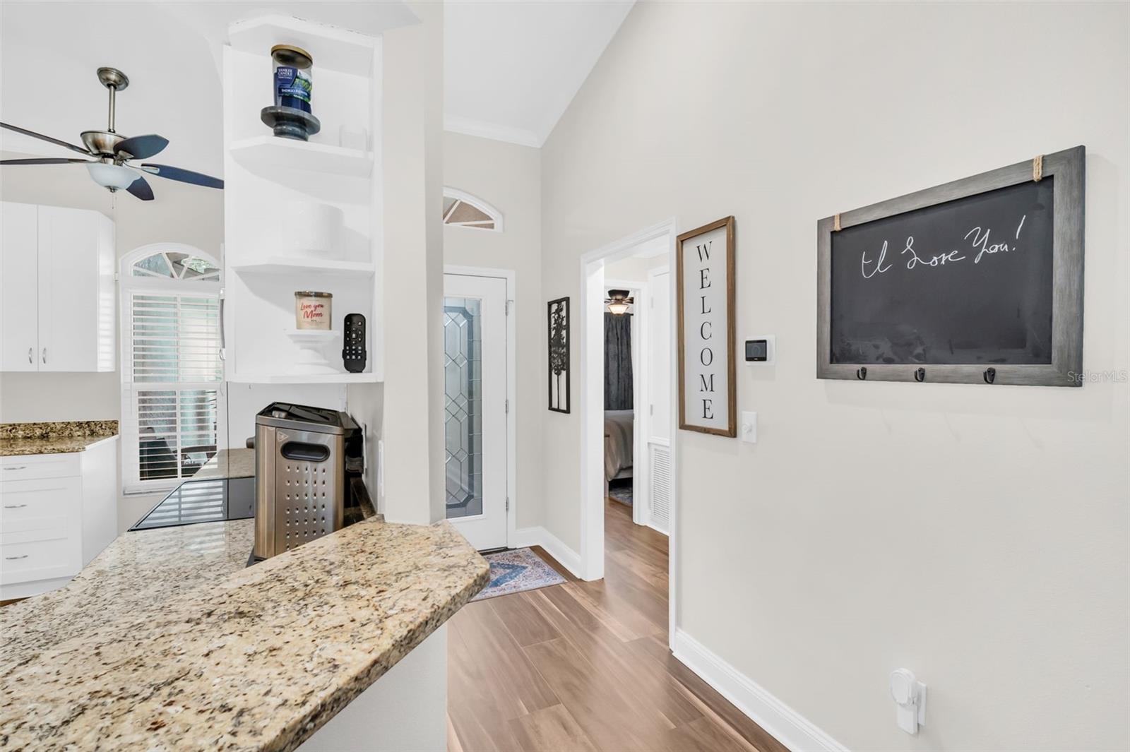 Listing photo id 9 for 12929 Royal George Avenue