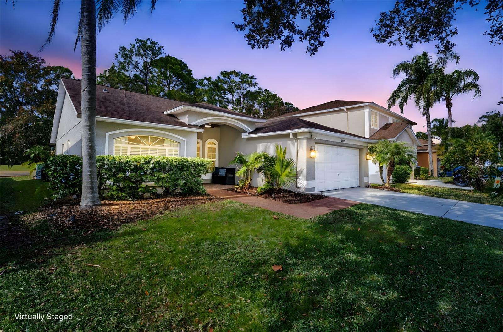 Listing photo id 30 for 12929 Royal George Avenue