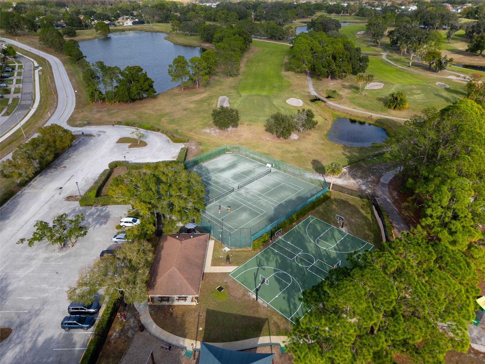 Listing photo id 36 for 12929 Royal George Avenue