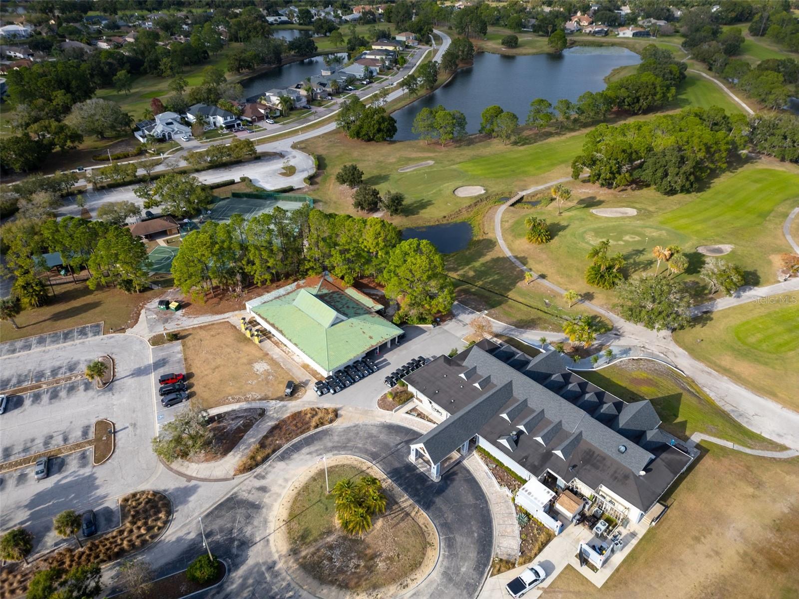 Listing photo id 38 for 12929 Royal George Avenue