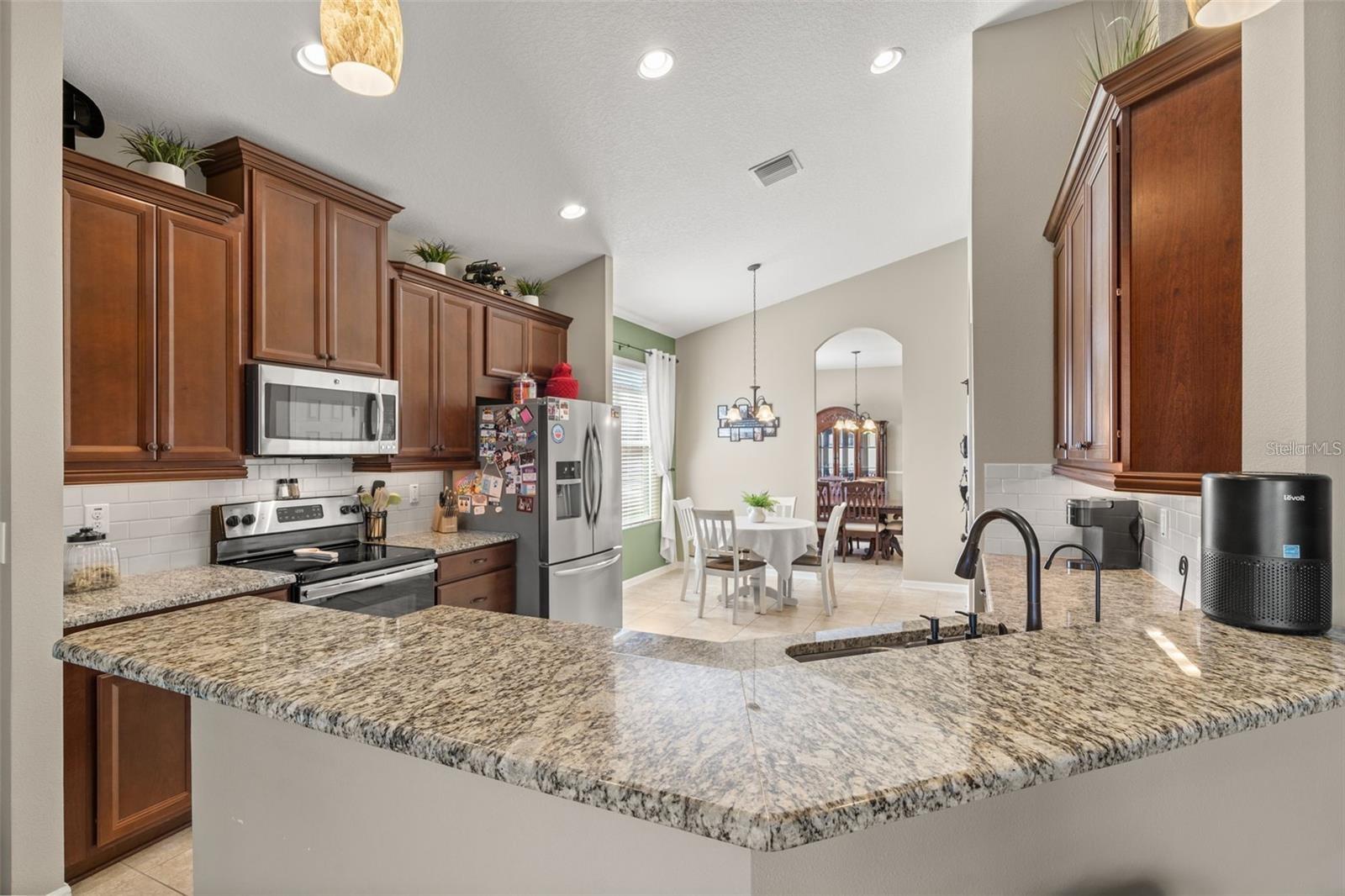 Listing photo id 8 for 7314 Blue Beech Drive