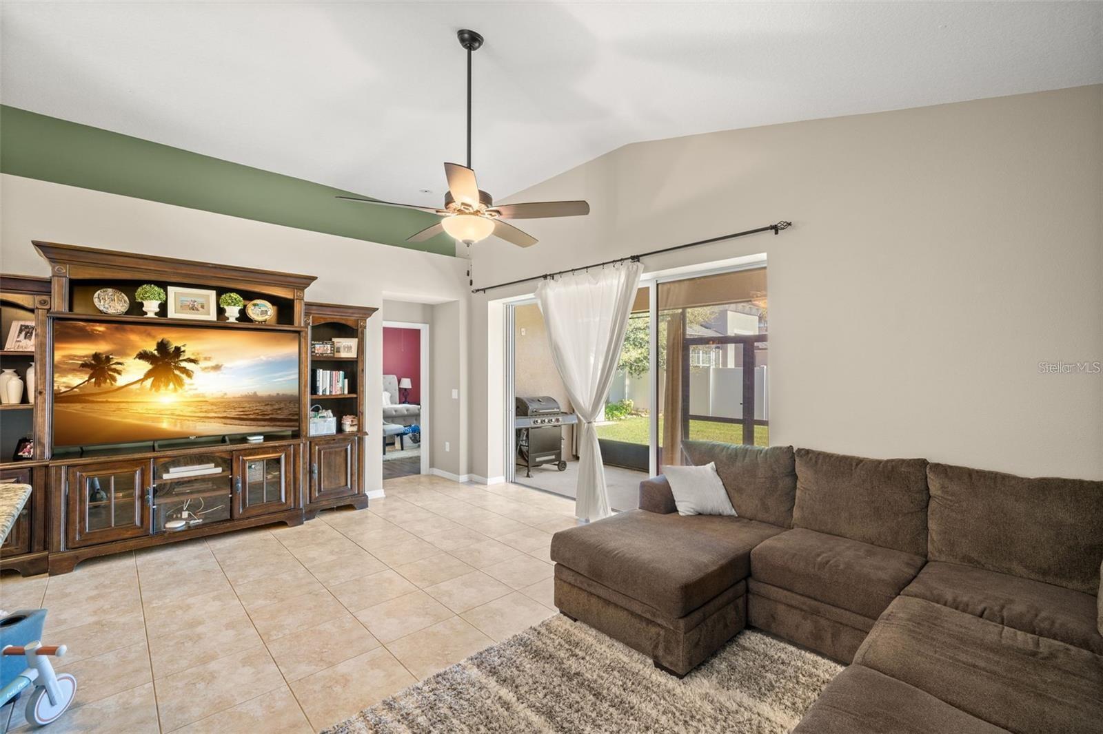 Listing photo id 11 for 7314 Blue Beech Drive