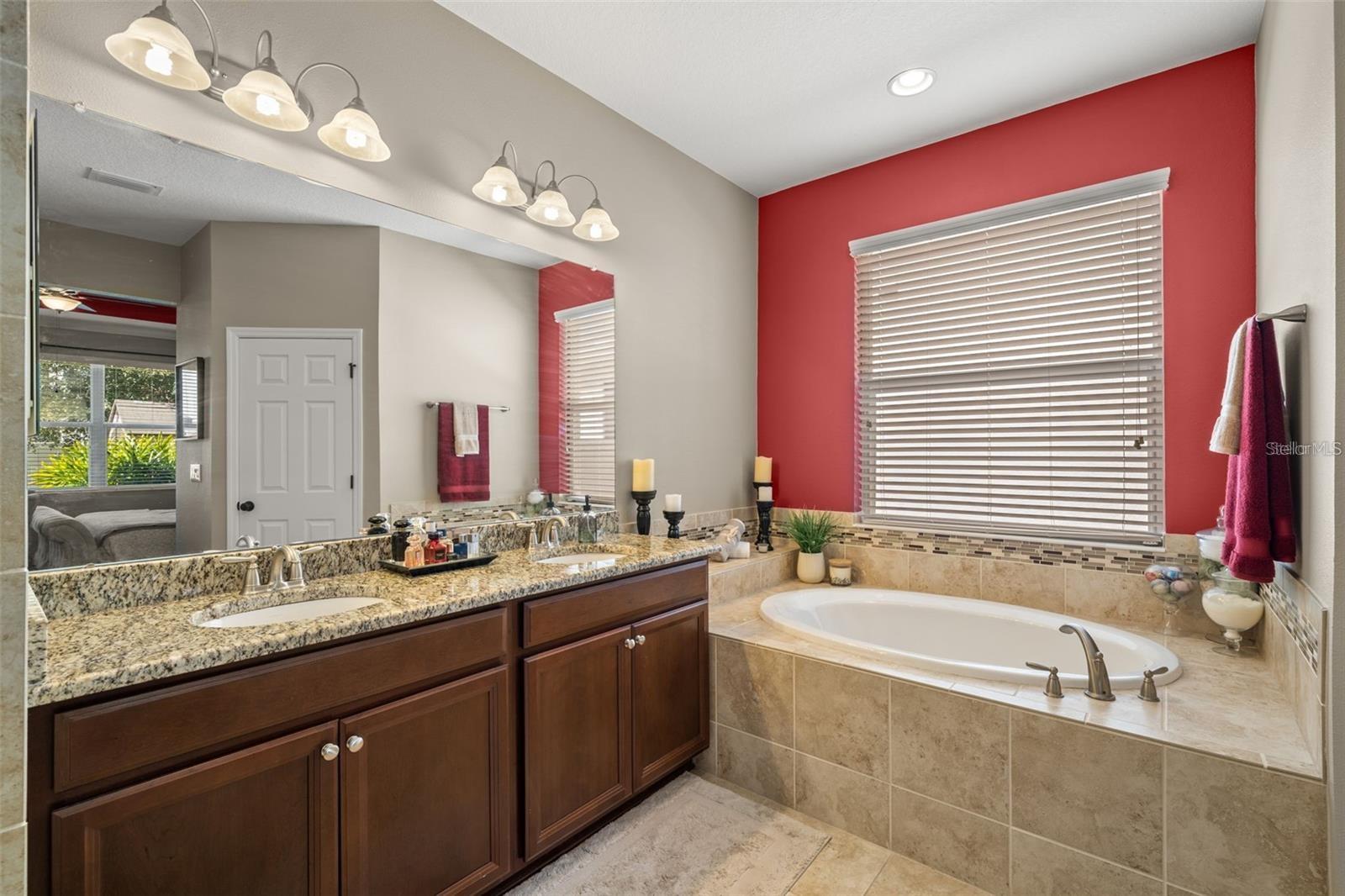 Listing photo id 14 for 7314 Blue Beech Drive