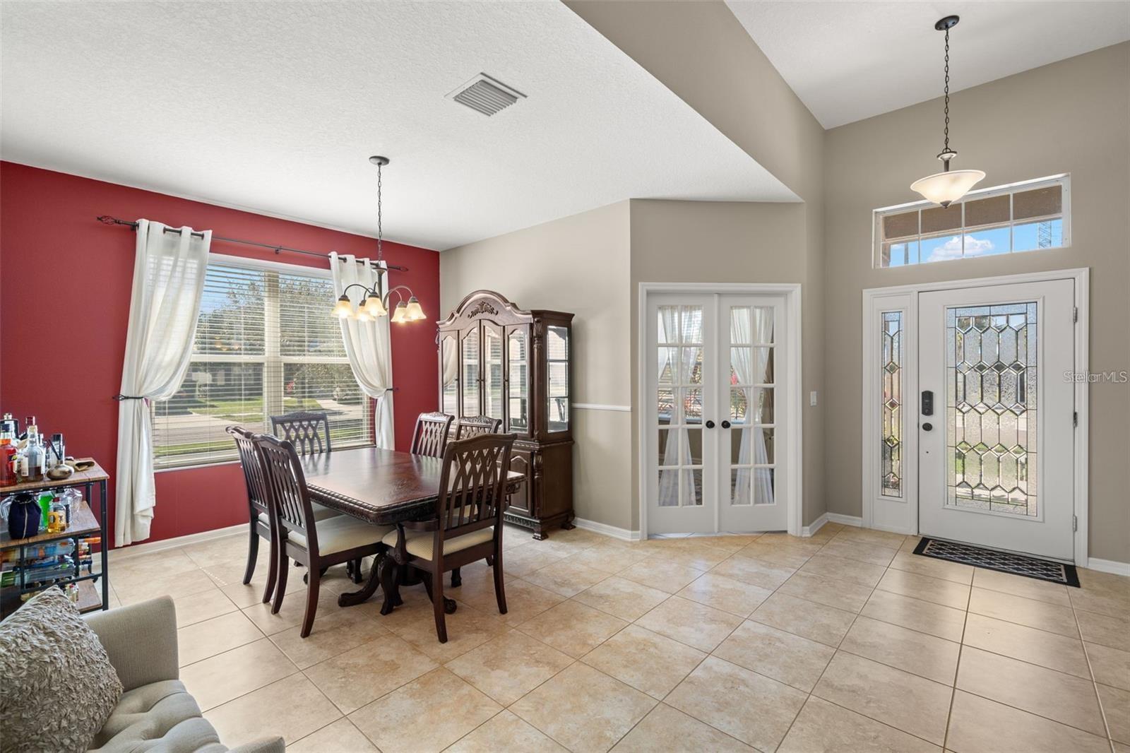 Listing photo id 2 for 7314 Blue Beech Drive