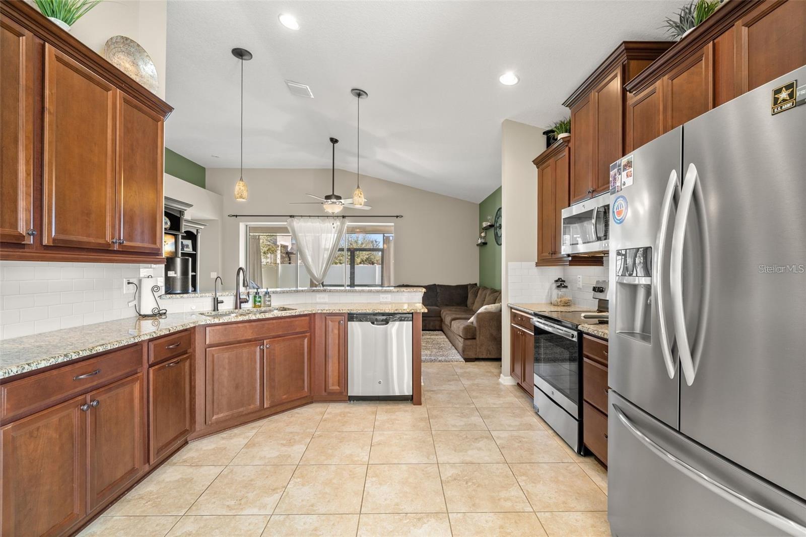 Listing photo id 6 for 7314 Blue Beech Drive