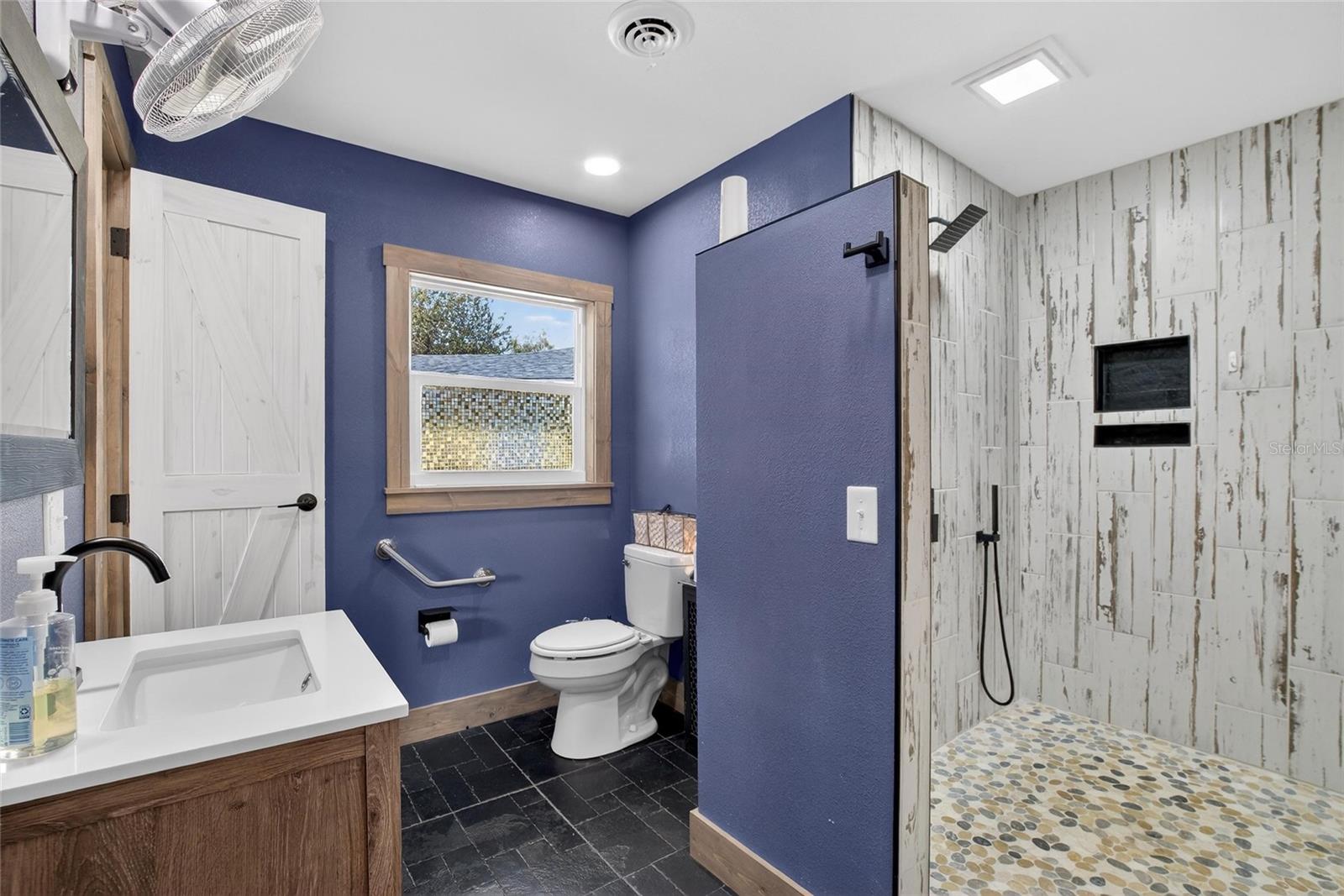 Image 17 of 68 For 5 Keystone Drive