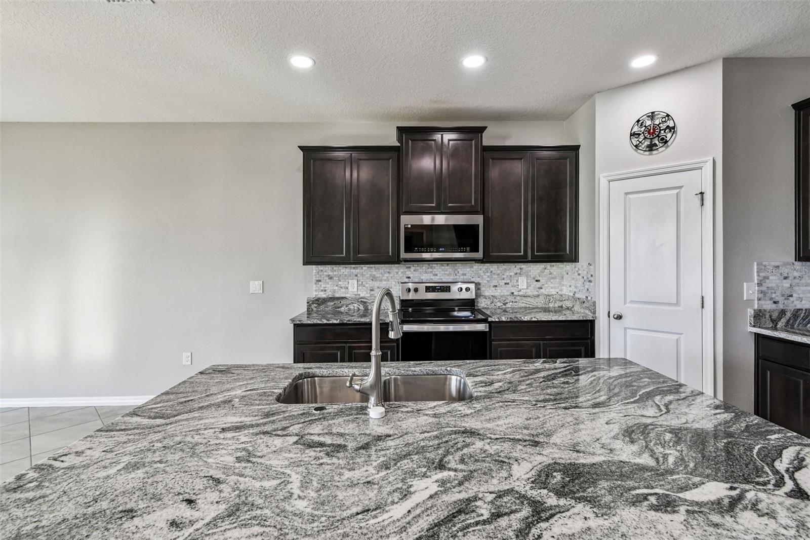 Listing photo id 13 for 8389 Bower Bass Circle