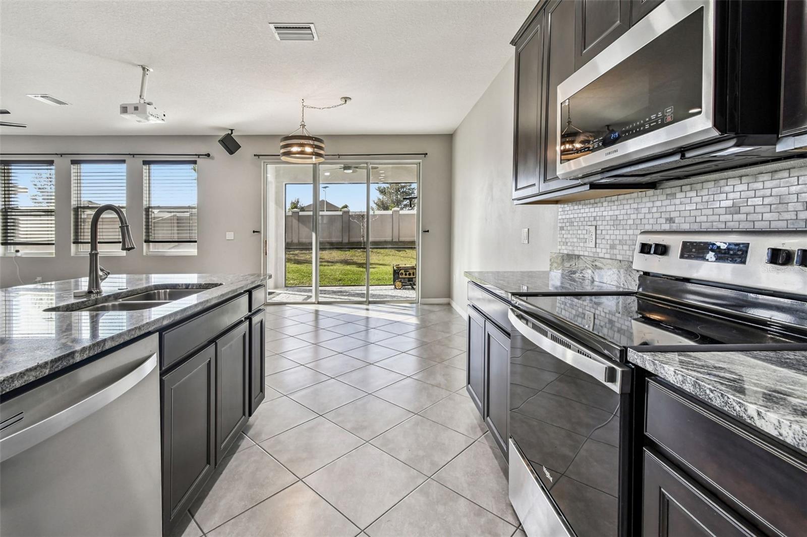 Listing photo id 14 for 8389 Bower Bass Circle