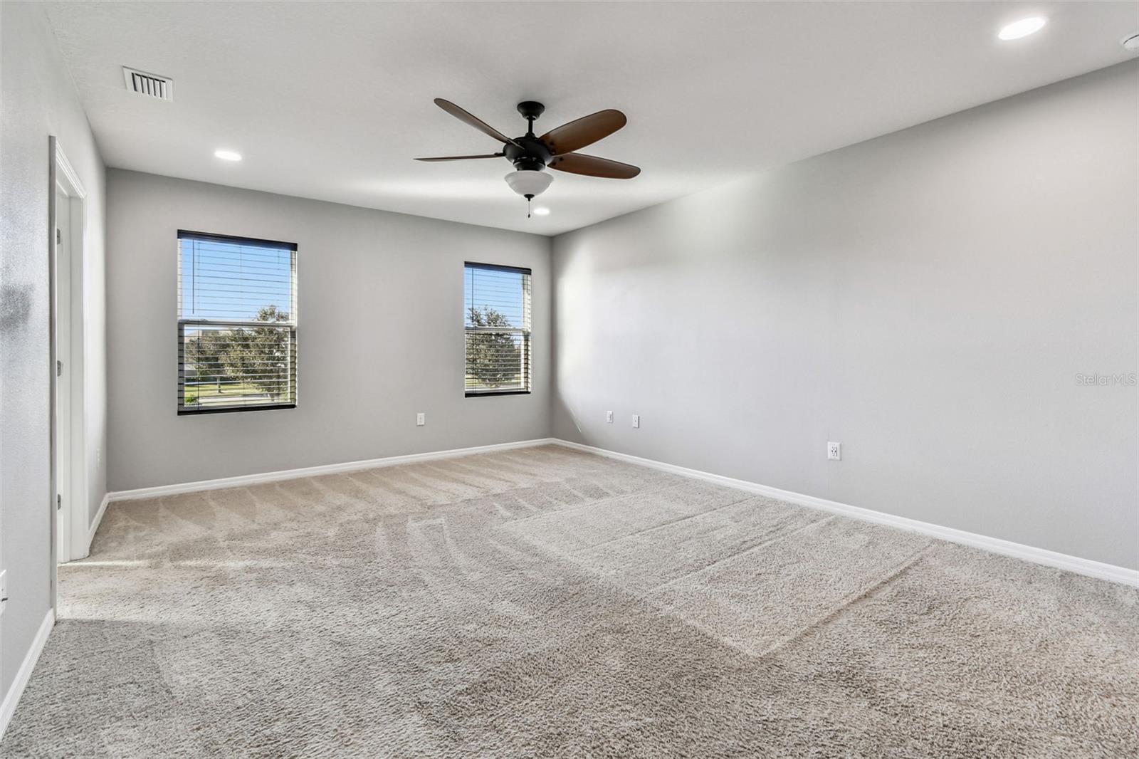 Listing photo id 24 for 8389 Bower Bass Circle