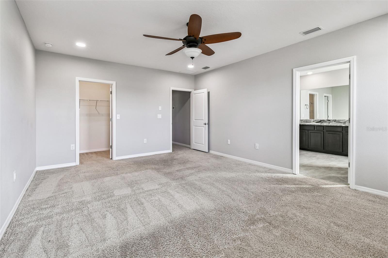 Listing photo id 26 for 8389 Bower Bass Circle