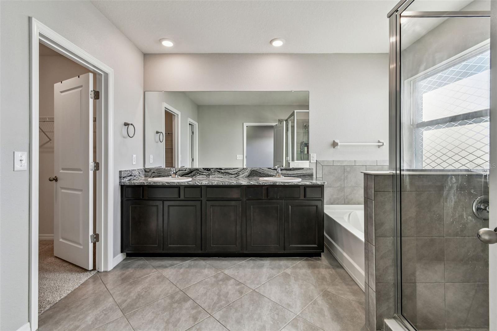 Listing photo id 27 for 8389 Bower Bass Circle