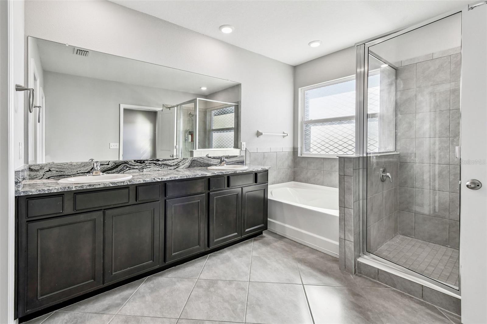 Listing photo id 31 for 8389 Bower Bass Circle