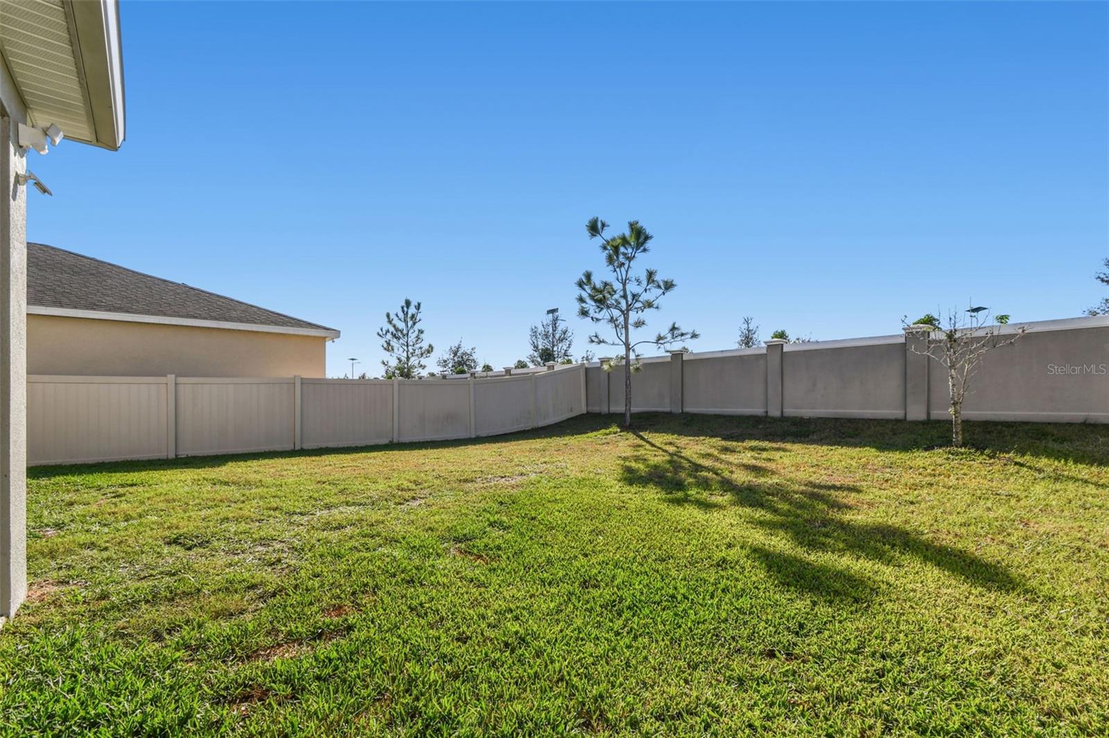 Listing photo id 42 for 8389 Bower Bass Circle